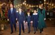 Los príncipes de Gales, William y Kate, llegando con sus tres hijos a la Abadía de Westminster en Londres.