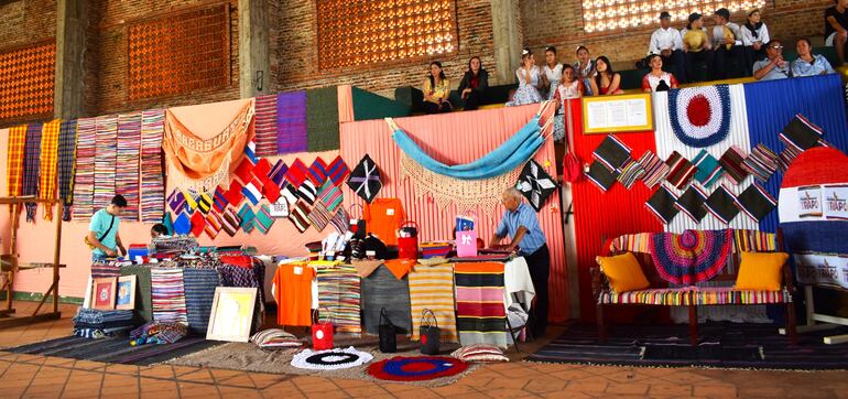 Carapeguá: la 4ª edición del Festival Folclórico “Frazada de Trapo” es declarada de interés turístico y cultural