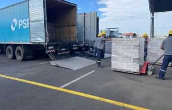 Prosalud Farma (PSF) hizo entrega de 250 mil unidades de suero fisiológico.