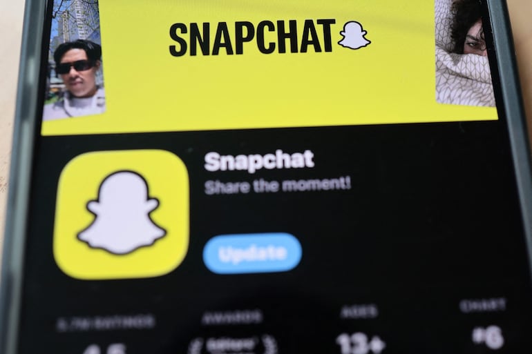 En esta foto ilustrativa, la aplicación de Snapchat se ve en un teléfono el 15 de abril de 2026 en la ciudad de Nueva York.
