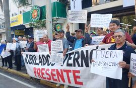 IPS jubilados protesta manifestación Asunción