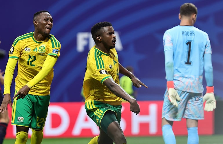 Teboho Mokoena de Sudáfrica celebra tras anotar el gol del empate 1-1 durante el partido de la fase de grupos de la Copa Mundial de la FIFA 2026 entre Chequia y Sudáfrica, en Atlanta, EE. UU..