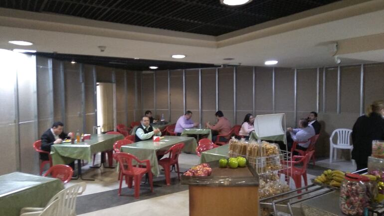 La cantina del Congreso se ve afectada por ampliación de oficinas.