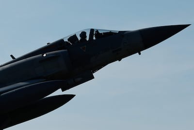 Un caza Mirage 2000 de la Fuerza Aérea taiwanesa despega desde Hsinchu durante los ejercicios militares.