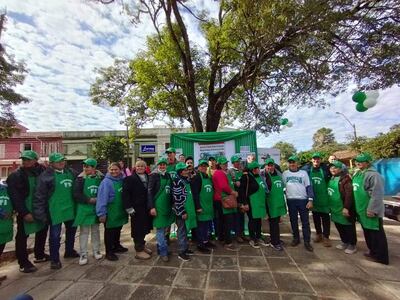 Las socias y socios de la organización de feriantes expresaron su alegría por los 30 años vida institucional