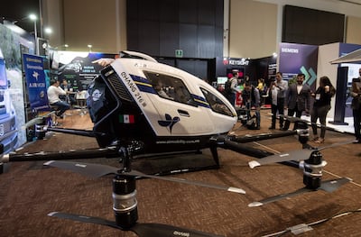 Fotografía de una exposición en el evento America's Mobility of the Future, en las instalaciones de Cintermex, en Monterrey (México).