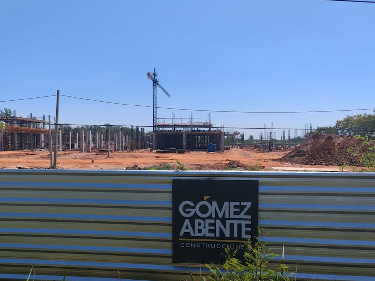Derrumbe de la sede de la Universidad Politécnica Taiwán-Paraguay.