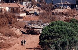 Tropas israelíes en una aldea del sur de Líbano.