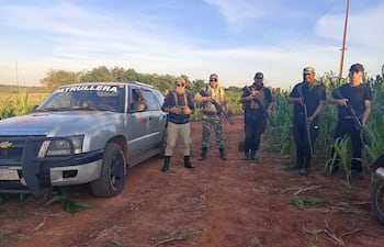 Grupos armados custudian el inmueble motivo de conflicto.