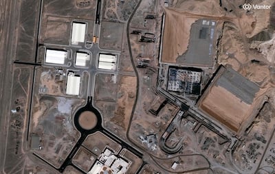 Imagen satelital de Vantor en la que se obsreva la planta nuclear de Natanz, ubicada en una de las montañas de Irán.