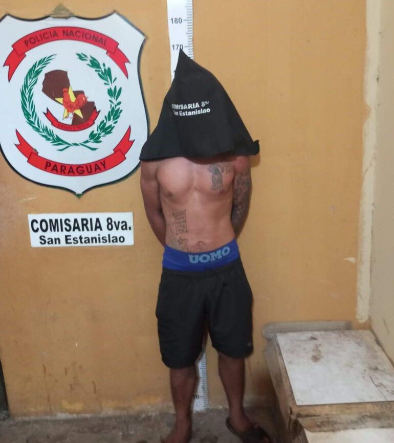 Los intervinientes confirmaron que los tres aprehendidos son exconvictos y tenían ordenes de captura pendiente.