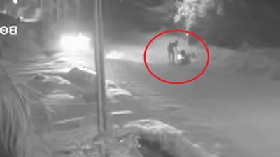 Momento exacto en que un conductor de Bolt es asesinado por dos delincuentes en Villa Hayes.