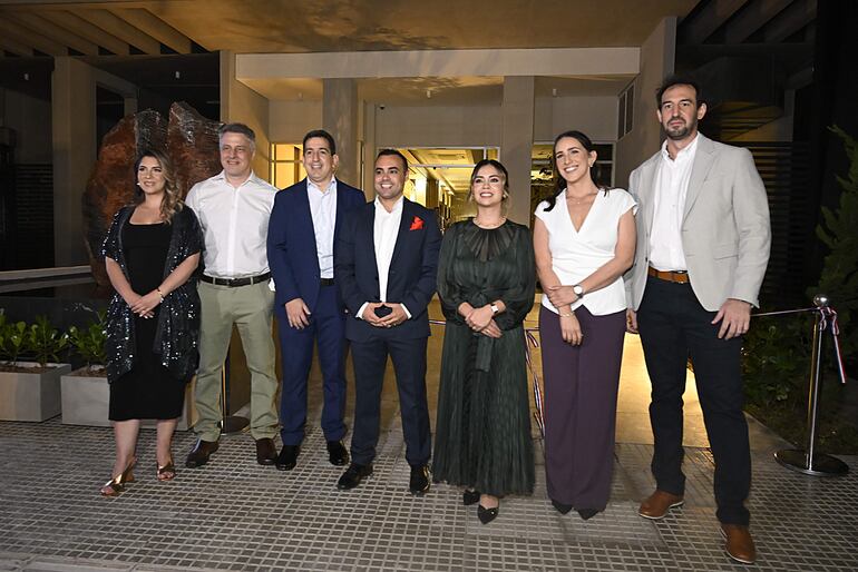 Ana Belén Sánchez, Patricio Sturlese, Claudio Centurión, Carlos Gausti, Pamela Servín, Elena Peña y Francisco Soldani.