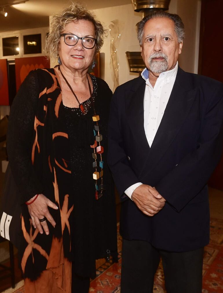 Nélida Mendoza y Aníbal Cardozo Ocampo.
