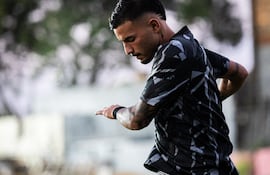 Iván Leguizamón, futbolista de Olimpía, en el entrenamiento del plantel en la Villa Olimpia, en Fernando de la Mora, Paraguay.