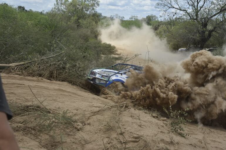 El Citroen DS3 R3T Max de César Cruz y Jorge Arrúa en la Picada Histórica durante la Etapa 1 del Rally del Chaco 2026.