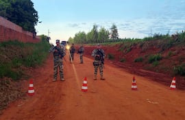 Militares desplegados en la zona en que fue secuestrado Almir de Brum, en Canindeyú.