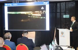 Presentaron el proyecto de modernización de la iluminación monumental de la hidroeléctrica.