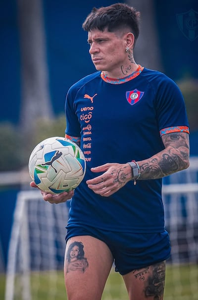 Juan Manuel Iturbe Arévalos (4 de junio de 1993), goleador de Cerro Porteño, recuperado de una lesión muscular.