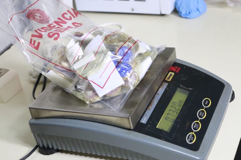 La cocaína estaba oculta en la bisutería, que tenía por destino Inglaterra.