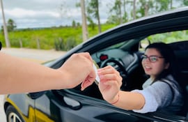 Pago de peaje a lo largo de las rutas del territorio nacional.