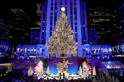 Una vista del árbol iluminado durante la Ceremonia de Encendido del Árbol de Navidad del Rockefeller Center 2025