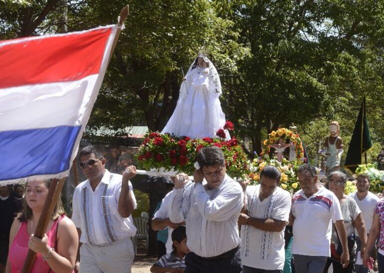 Archivo. Procesión de la Virgen de la Candelaria en Areguá