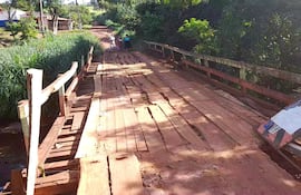 Puente del Asentamiento San Rafael de PJC en pésimo estado. Pobladores piden urgente solución.