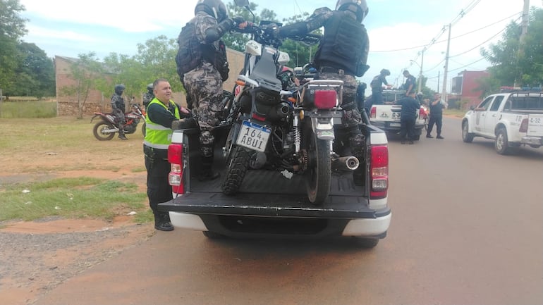 La Policía incautó dos motocicletas, la robada y la utilizada por los delincuentes.