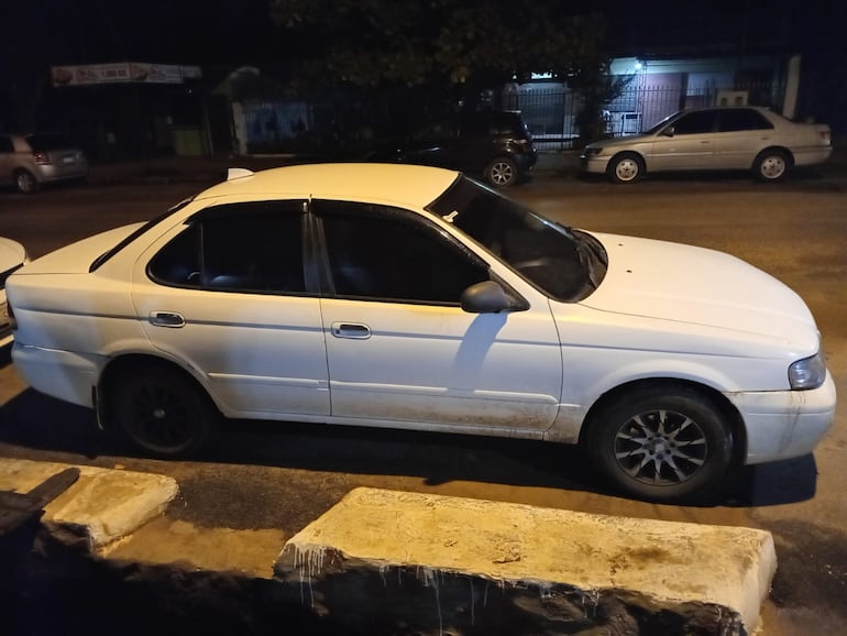 Auto incautado durante el procedimiento.