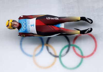 La alemana Natalie Geisenberger en acción durante la tercera carrera de la prueba individual de Luge de los Juegos Olímpicos de invierno de Pekín 2022.