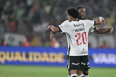 Los jugadores de Vasco da Gama celebran un gol en el partido frente a Fluminense en la revancha de los octavos de final de la Copa de Brasil 2026 en el estadio Maracaná, en Río de Janeiro, Brasil.