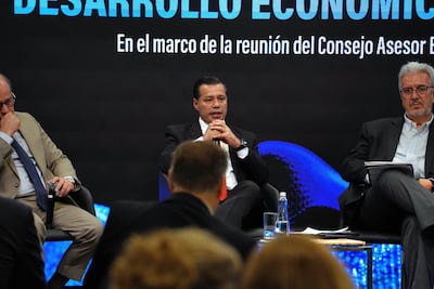 ANDE presentó estudio de valores de referencia internacional para establecer costos y tarifas eficientes, en foro energético del Consejo Asesor Empresarial.
