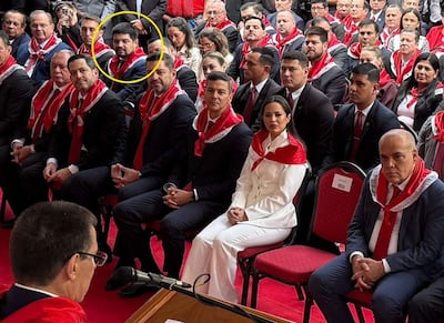 José Luis Rodríguez Robertti, presidente de la Juventud Colorada y director de Asuntos Políticos de la Presidencia del Senado, encabezada por el cartista Basilio “Bachi” Núñez en pleno horario laboral participa del acto de aniversario del Partido Colorado.