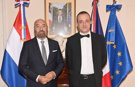 Pierre Christian Soccoja, embajador de Francia en Paraguay junto con Jean-Christophe Fleury, nuevo Cónsul General de Francia en Buenos Aires.
