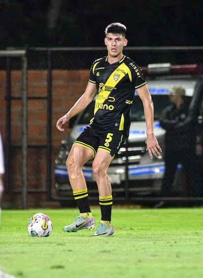Lucas Romero, mediocampista de contención pretendido por Olimpia.