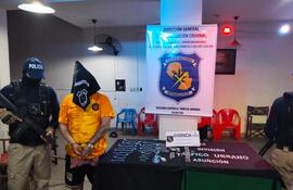 Fiscalía y Policía incautan drogas y detienen a un hombre de 37 años, tras allanamiento en Asunción.