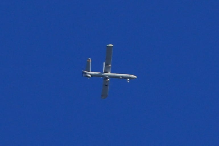 Un dron israelí sobrevolando Beirut ayer, miércoles.