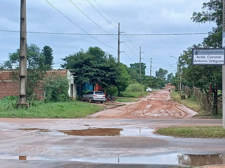 Calle del centro de la ciudad cada vez menos transitable