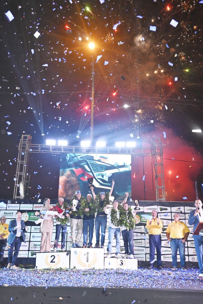 En la RC2N: Los Panza (1°), Wilfried Klassen/Cintia Flores (2°) y Horacio Martínez/Beto Recalde (3°).