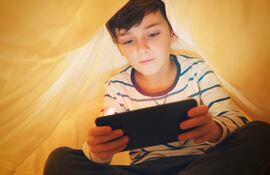 ¿Cómo afectan las pantallas a los ojos de los más pequeños?