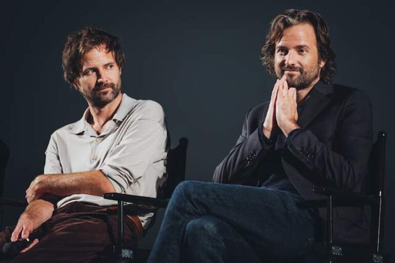 Los creadores de la serie, Ross Duffer (i) y Matt Duffer, durante de la presentación de la última temporada de la serie en la feria Lucca Comics & Games 2025 en Italia.