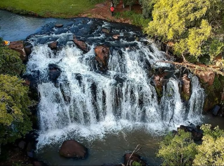 Salto Campos de María es uno de los atractivos situados a pocos minutos de Ciudad del Este.