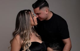 Male González y Jorge Ruiz Díaz con el pequeño Joaquín aguardan con ansias la llegada de Hanna Paula.