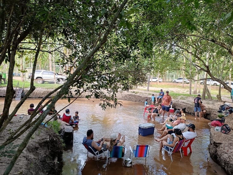 El establecimiento turístico se encuentra ubicado en la colonia Naranjito de Gral. Resquin