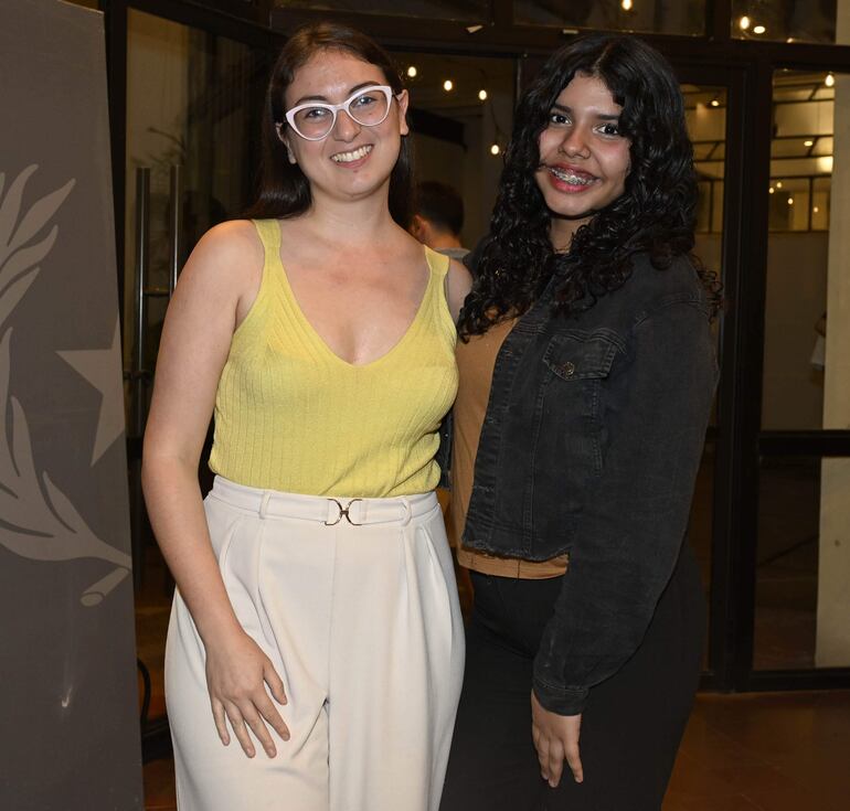 Alejandra Meza y Ángeles Molinas.