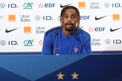 El delantero de Francia, Bradley Barcola, ofrece una conferencia de prensa en la Universidad Bentley en Boston el 2 de julio de 2026, antes del partido de octavos de final de la Copa Mundial de Fútbol 2026 entre Francia y Paraguay.