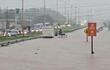 Uno de los viaductos antes de ingresar al casco urbano de Limpio quedó totalmente inundado, causando horas de terror en la gente.