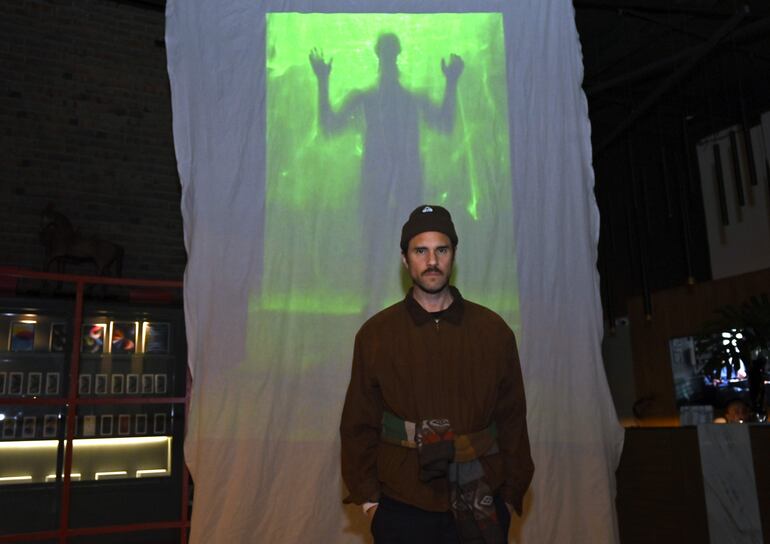 Instalación de Cacho Falcón.