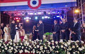 Momento de juramento de Richard Ramírez, como Gobernador del Departamento de Misiones.